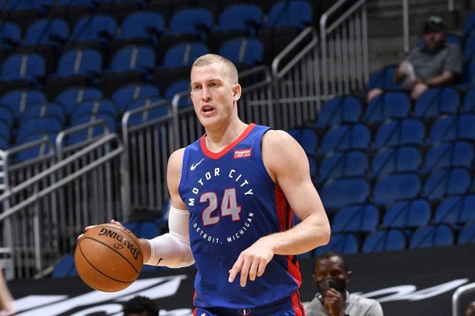 Hornets adquire Mason Plumlee em troca com o Pistons