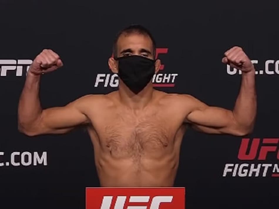 Brasileiros 'vencem' balança no UFC Vegas 33 e ex-campeã é retirada do card após ficar 3,2kg acima