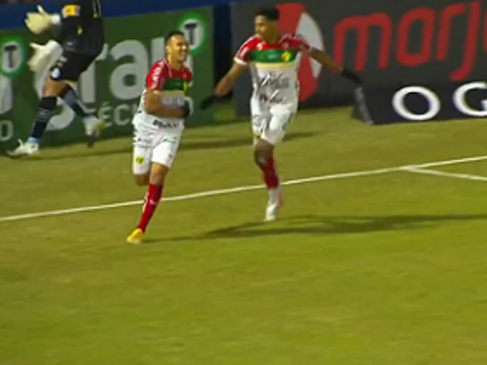 Sem dificuldades, Brusque atropela o Confiança e mira o G-4 da Série B