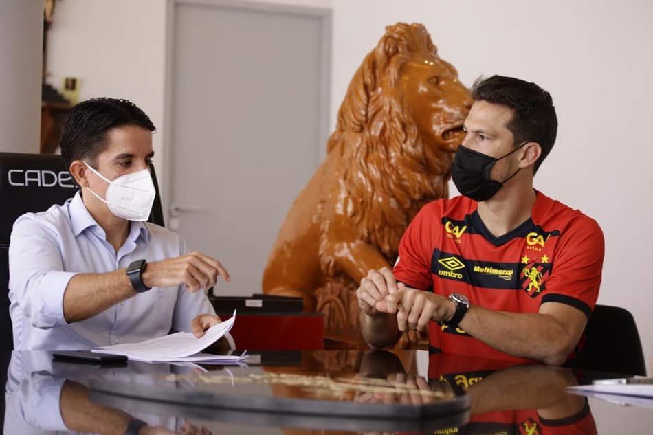 Ex-São Paulo, Hernanes é anunciado como novo reforço do Sport