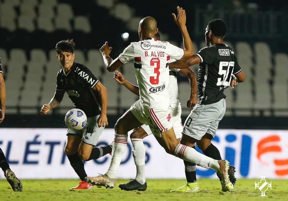 VÍDEO: veja os melhores momentos da vitória do São Paulo sobre o Vasco nas oitavas da Copa do Brasil