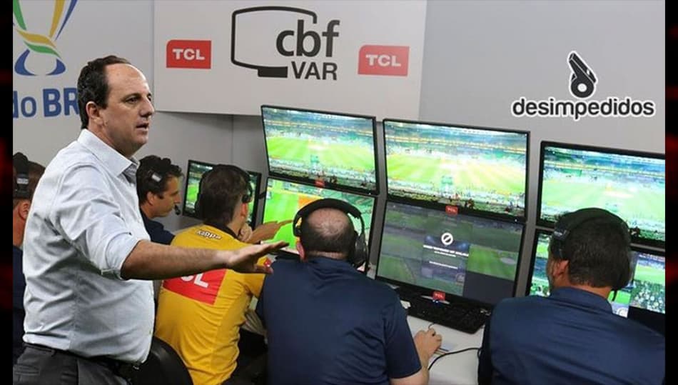 VAR descalibrado em jogo do Flamengo gera memes nas redes sociais