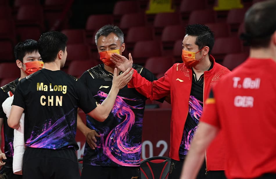 China vence com facilidade e leva o ouro no tênis de mesa por equipes masculinas nos Jogos Olímpicos