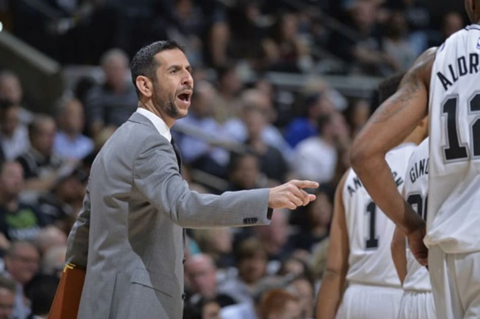Hornets deve estender contrato com o técnico James Borrego