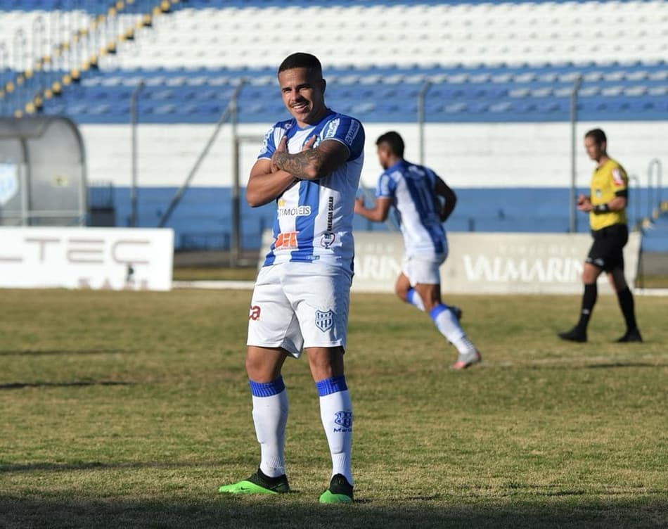 Matheus comemora boa fase no Esportivo-RS e acredita em vaga: ‘Vamos em busca’