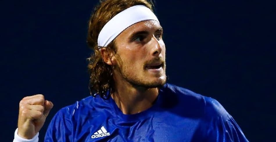 Tsitsipas arrasa no dia de seu aniversário e faz quartas em Toronto
