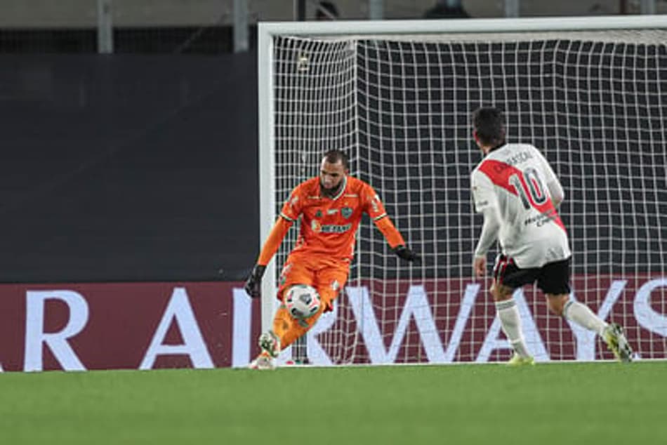 ‘Soubemos sofrer no momento certo’, avalia Everson sobre vitória diante do River Plate