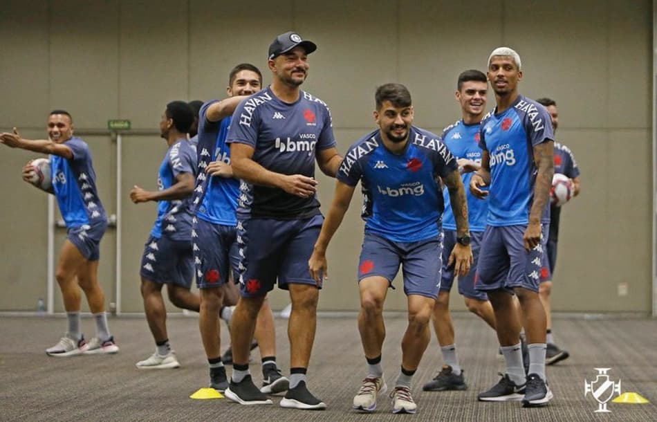 Desfalcado, Vasco visita o Remo e busca a terceira vitória seguida para entrar no G4 da Série B