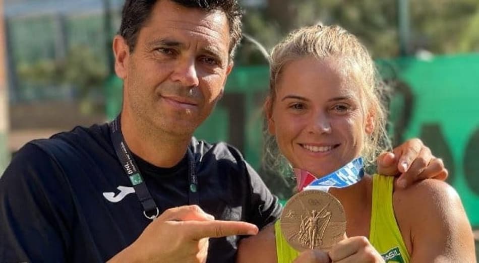 Laura Pigossi embarca para retomada de torneios após Bronze histórico