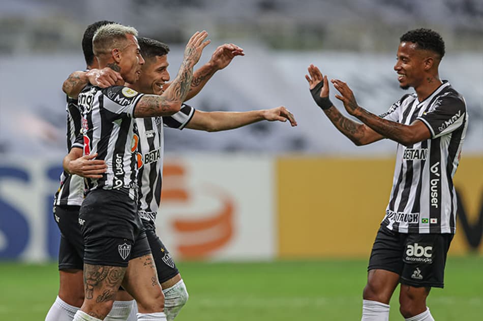 Com dois de Savarino, Atlético-MG derrota o Palmeiras e aumenta vantagem na liderança do Brasileirão