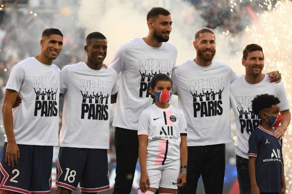 Com Messi, PSG apresenta reforços no Parque dos Príncipes