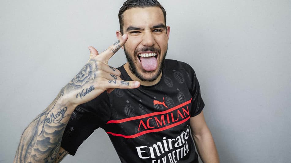 Milan apresenta novo terceiro uniforme para a temporada 2021/22