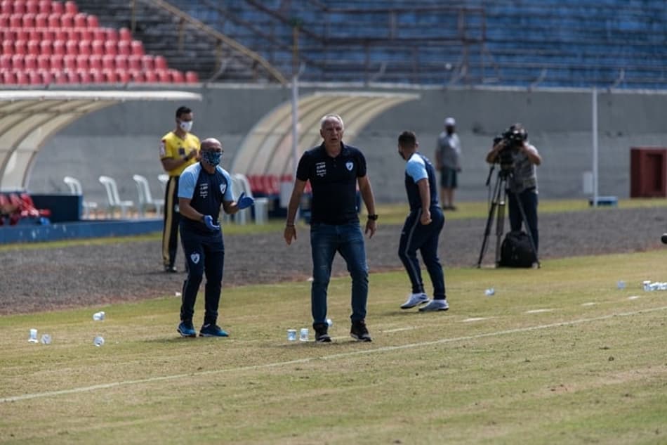 Márcio Fernandes exalta vitória contra o Vasco e vê Londrina em evolução