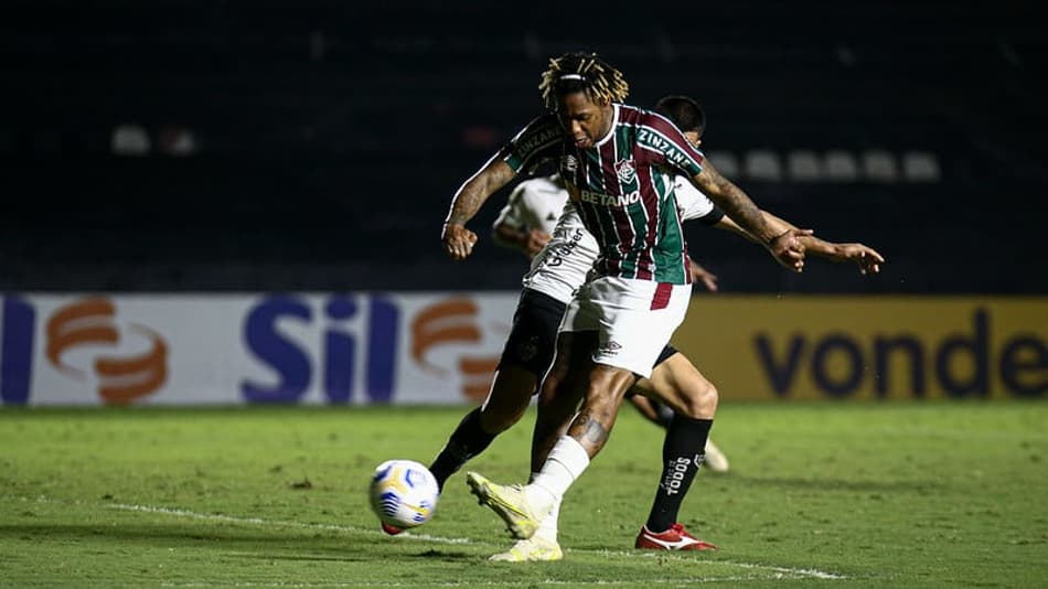 Rara chance como titular e com Fred na reserva: Abel Hernández tenta se impor no Ceará x Fluminense