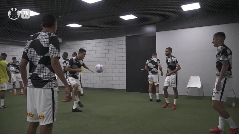 VÍDEO: Assista aos bastidores da vitória do Corinthians sobre o Athletico-PR
