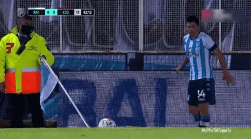 Jogador pede ajuda para segurança em partida do futebol argentino