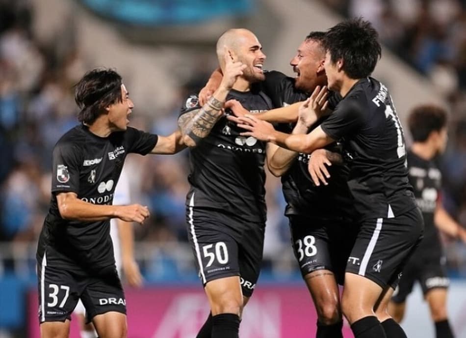 Ex-Flamengo, Vizeu marca seu primeiro gol em clube japonês