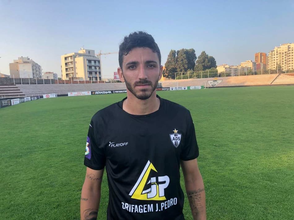 Vitor Braga assina com o Sanjoanense, de Portugal, por empréstimo