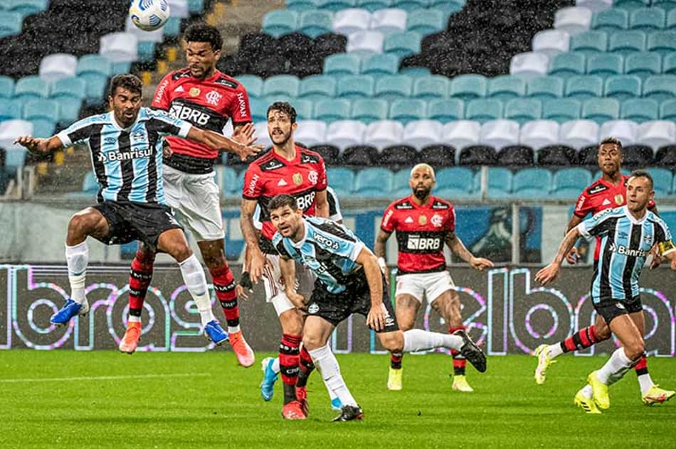 Rafinha dispara após goleada sofrida pelo Grêmio: ‘É inexplicável’