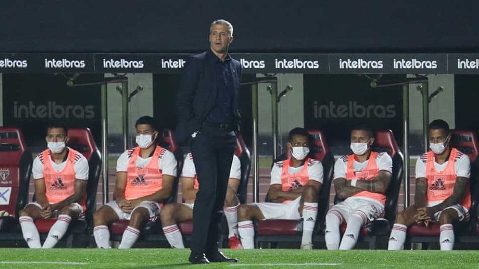 Crespo evita falar sobre falha de Tiago Volpi após empate do São Paulo