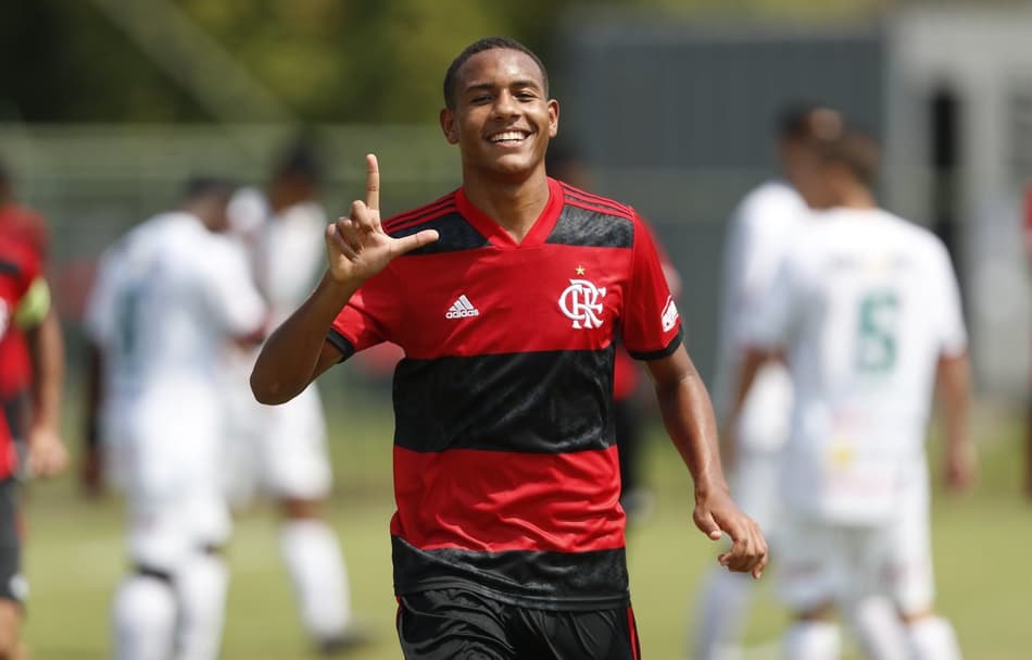 Flamengo goleia Portuguesa por 7 a 0 na Taça Guanabara sub-15; equipe sub-17 também vence