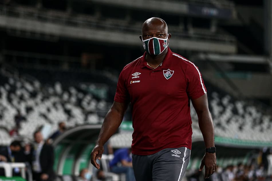 Marcão reclama de ‘situação clara’ de pênalti em Nino no fim e vê entrega total do Fluminense