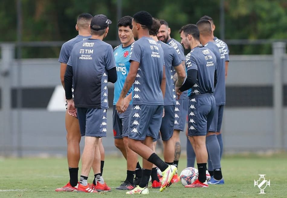 Vasco está escalado para a partida contra a Ponte Preta pela Série B; veja o time e onde assistir
