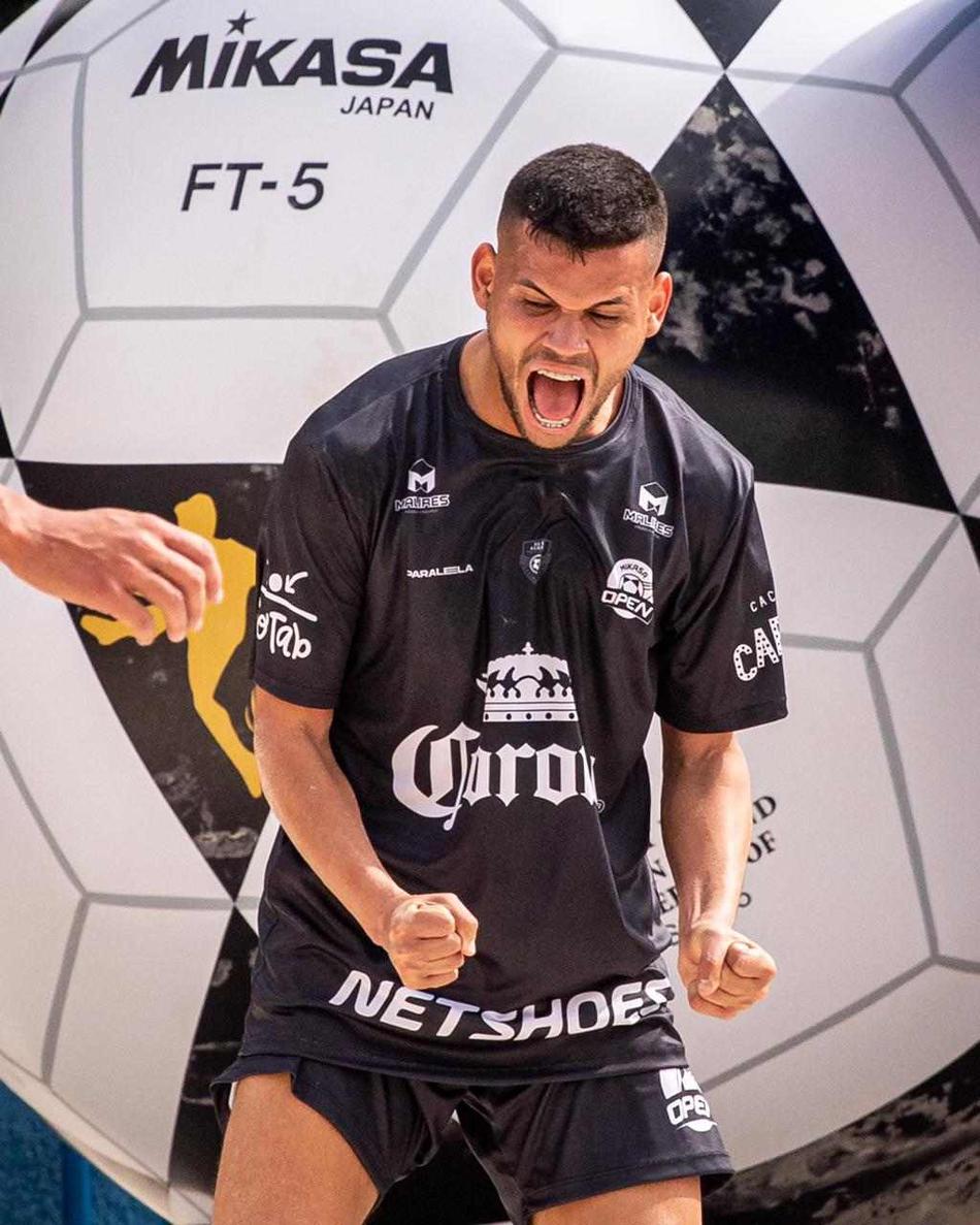 Belinho terá a chance de jogar ao lado do maior campeão mundial do futevôlei brasileiro e ídolo do atleta