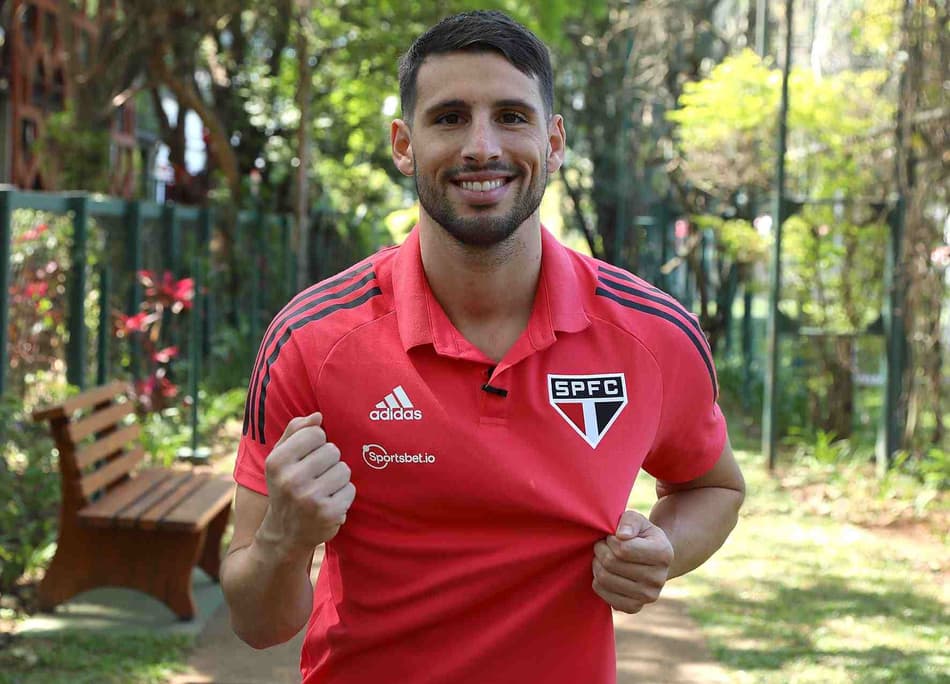 Calleri valoriza comando de Crespo no São Paulo: ‘Tem o sistema para chegar na frente’