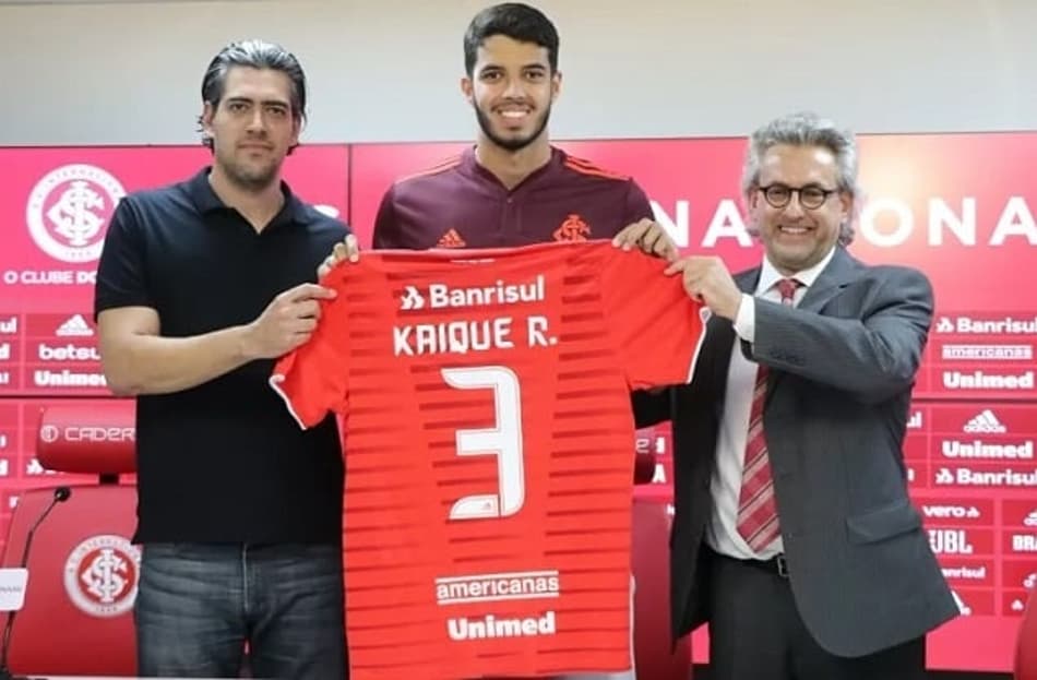 VÍDEO: Kaique Rocha rasga elogios a ídolo do Internacional