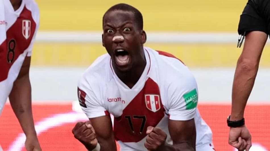 Advíncula faz forte desabafo após eliminação do Peru