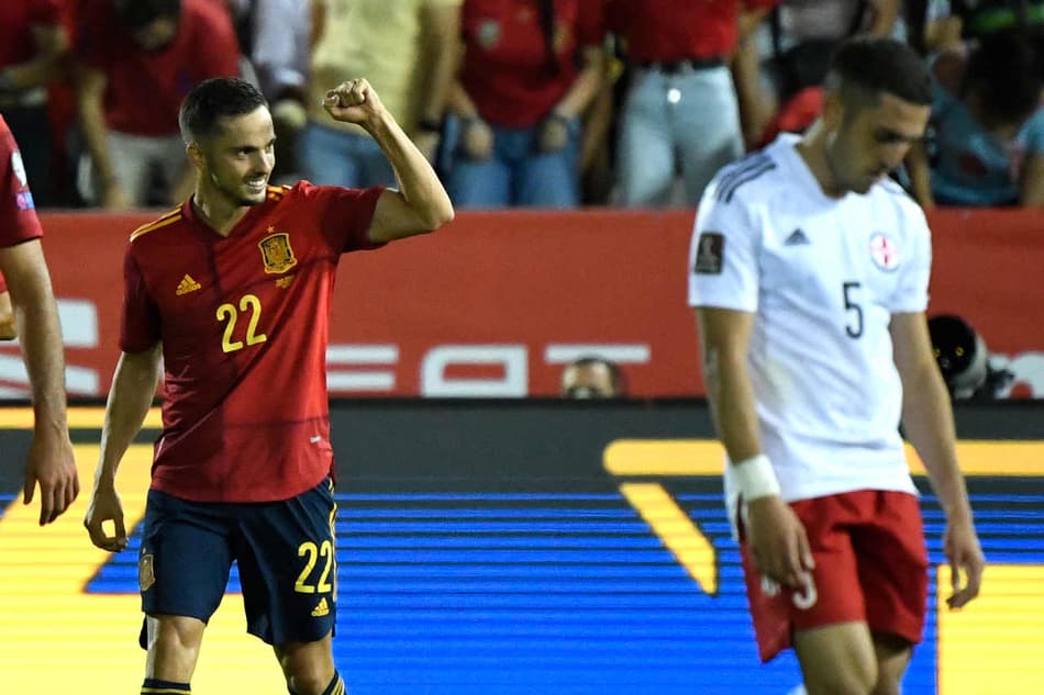 Espanha goleia a Geórgia e assume a liderança do Grupo B das Eliminatórias Europeias