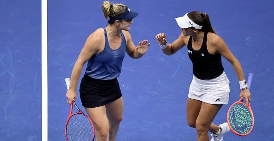 Luisa Stefani vai à semi do US Open e faz história