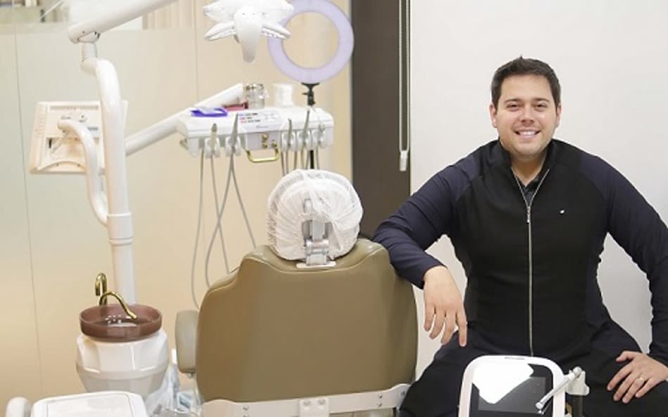 Dentista Dr. Paulo Antonioli faz alerta para que lutadores mantenham a saúde bucal em dia