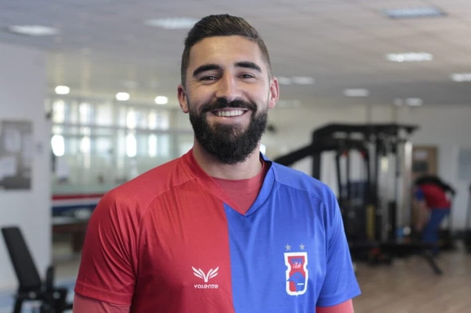 Zagueiro celebra vitória e garante Paraná vivo na luta para permanecer na Série C