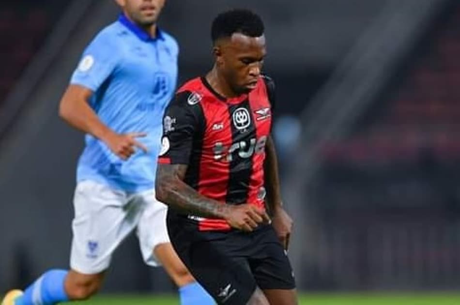 Ex-Vasco é eleito o melhor estrangeiro da temporada tailandesa