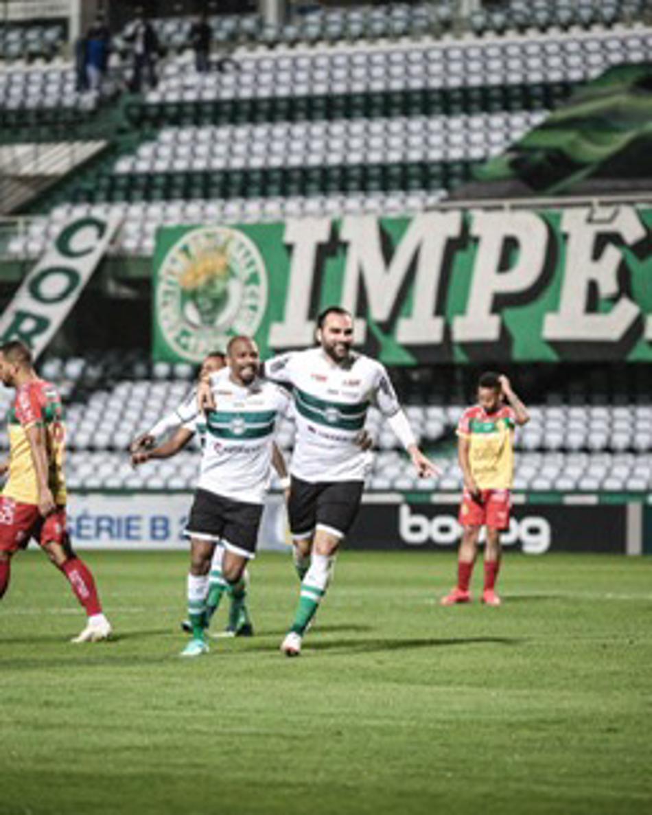 Série B: Vitória do Coritiba impede CRB de assumir a liderança