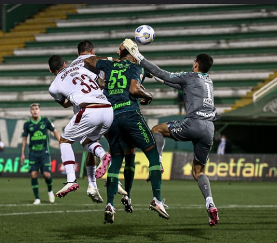 Chape se isola em recorde negativo no Brasileirão e parece fadada a Série B em 2022