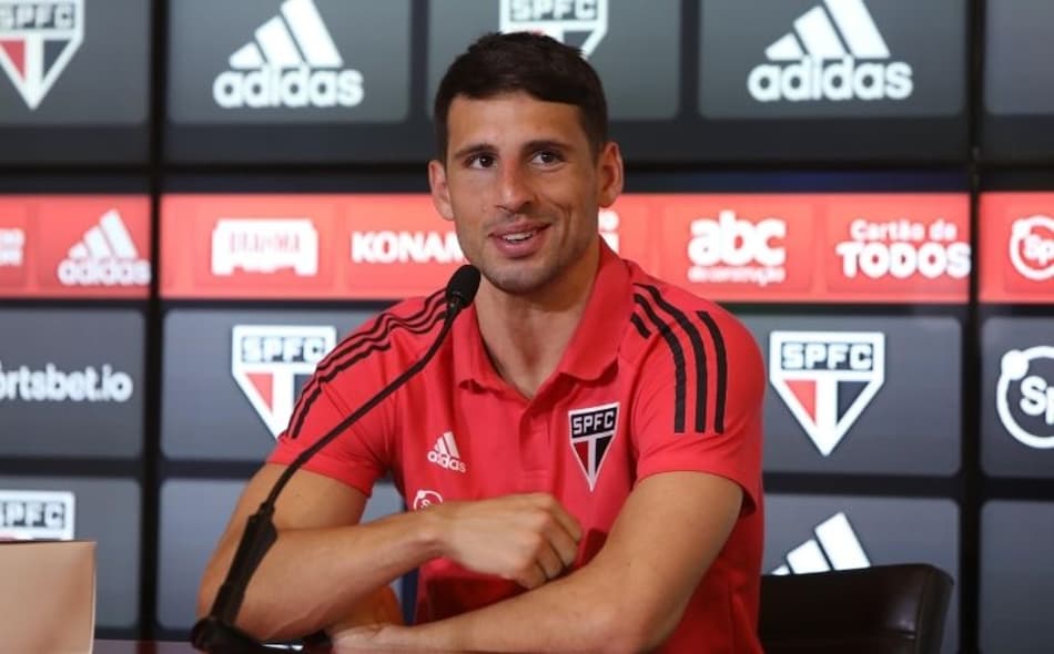Calleri foi apresentado nesta quarta-feira