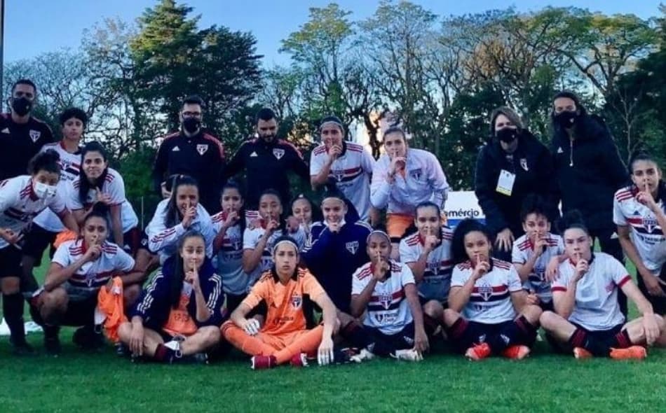 São Paulo empata com o Internacional e se classifica para a final do Brasileirão Feminino Sub-18
