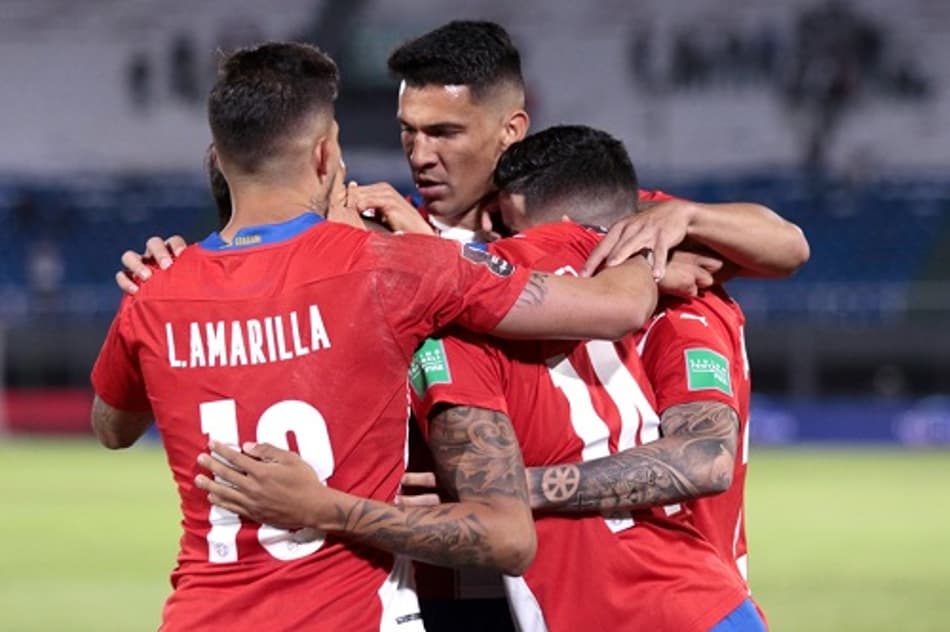 Com duas assistências de Ángel Romero, Paraguai vence Venezuela pelas Eliminatórias