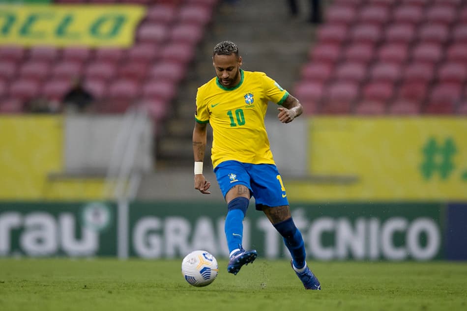 Neymar é alvo de críticas nas redes sociais por parte de ex-jogador