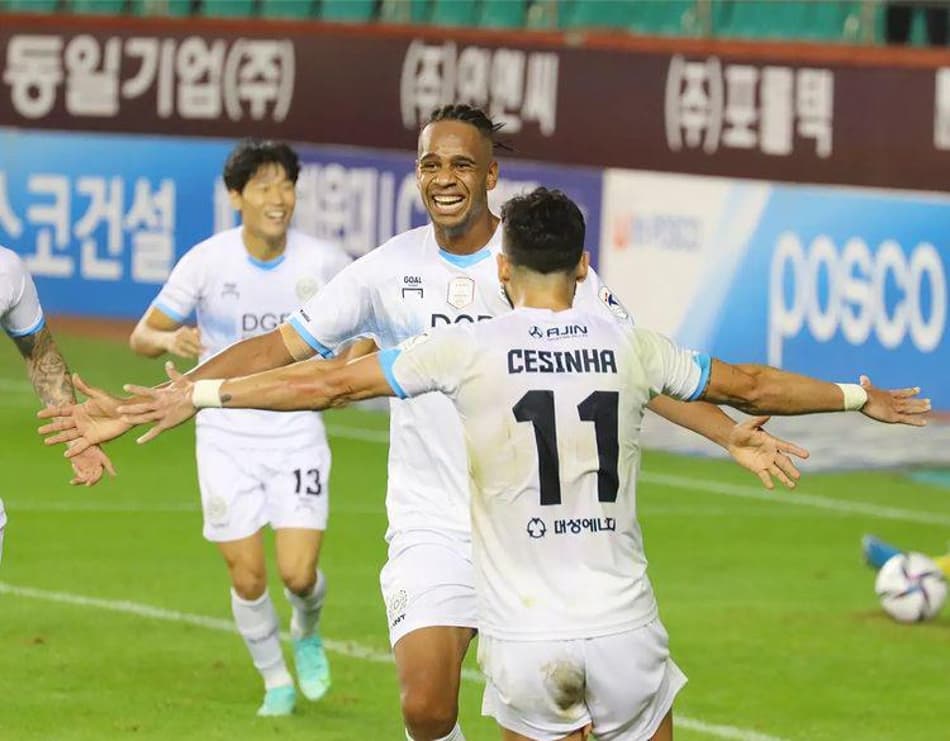 Ex-Atlético e ex-São Paulo aparecem para dar vitória a time na K-League