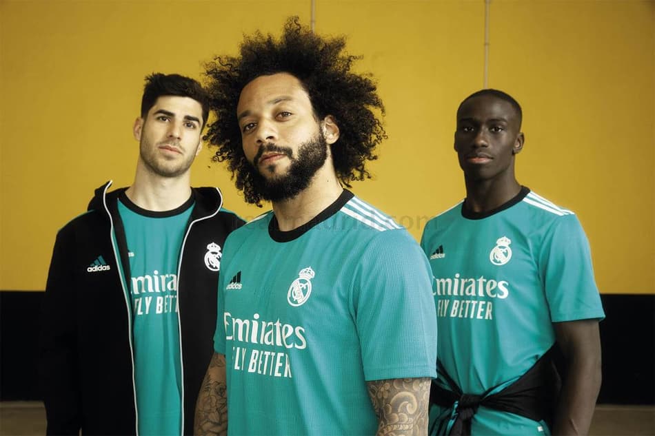 Real Madrid apresenta terceiro uniforme na cor esmeralda; veja fotos