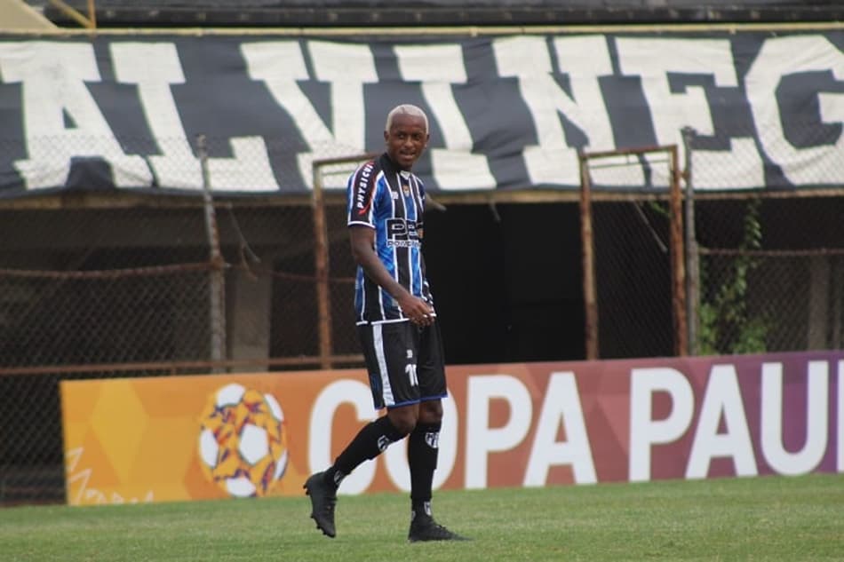 Diego Andrade celebra estreia na Copa Paulista pelo EC São Bernardo