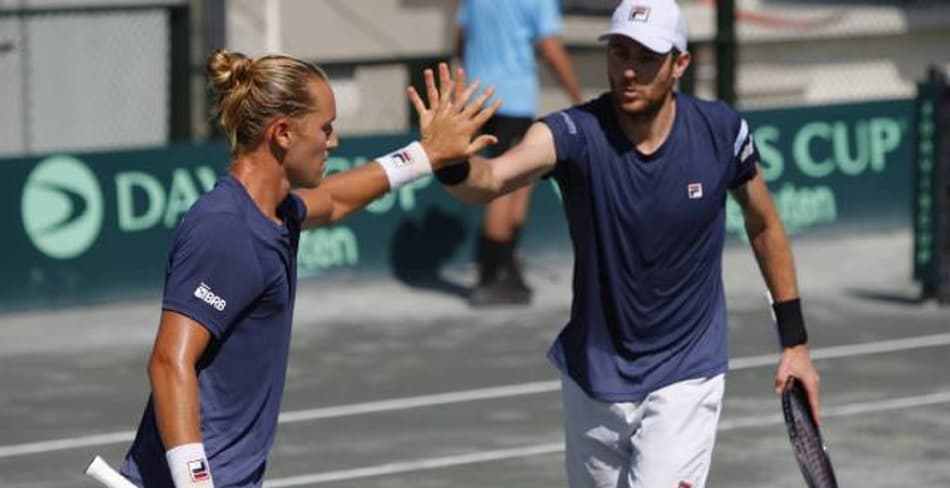 Demoliner e Matos sofrem, mas classificam Brasil na Copa Davis