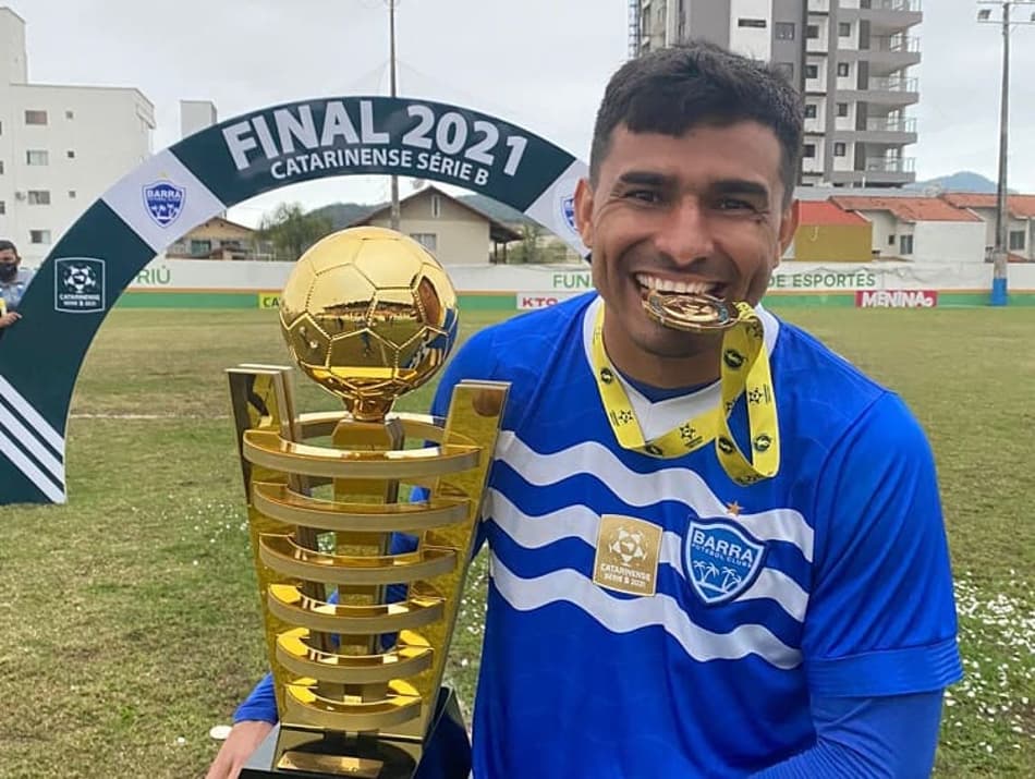 Diego Ceará comemora título do Catarinense B pelo Barra: “Felicidade inexplicável”