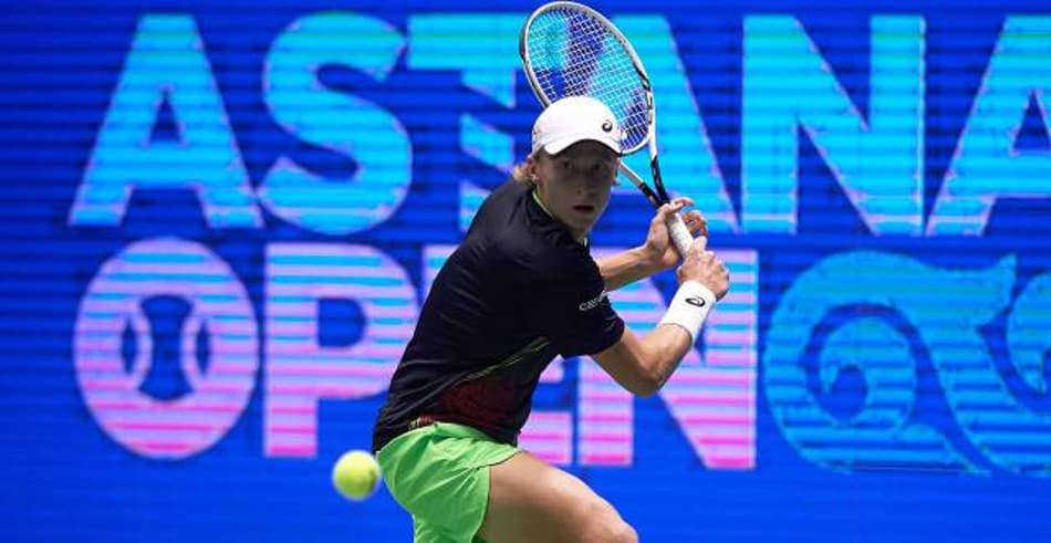 Ruusuvuori frustra Karatsev no Cazaquistão. Bublik vence