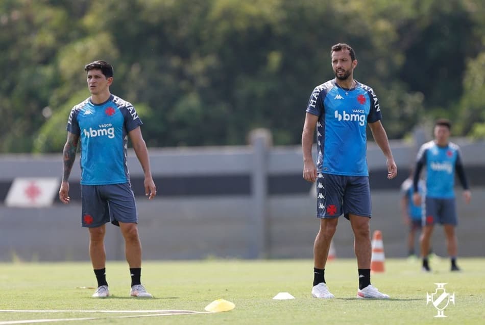 Concentração, sistema defensivo e novidades na escalação: o que observar no Vasco contra o Brusque