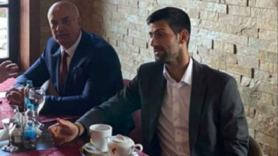 Djokovic é fotografado com criminosos de guerra na Bósnia